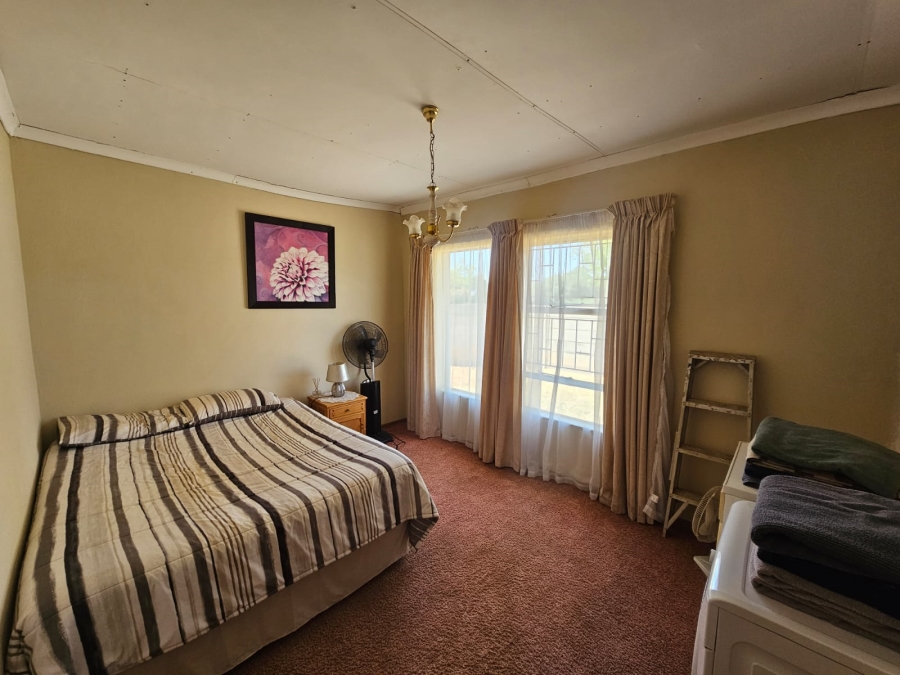 5 Bedroom Property for Sale in Riebeeckstad Free State